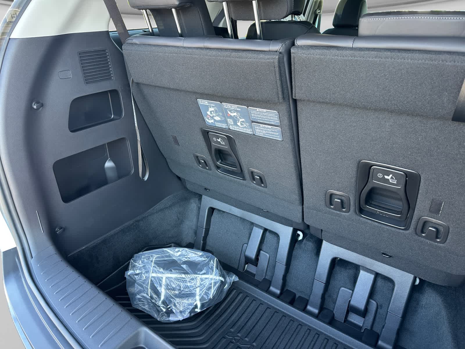2027 Kia Carnival SX