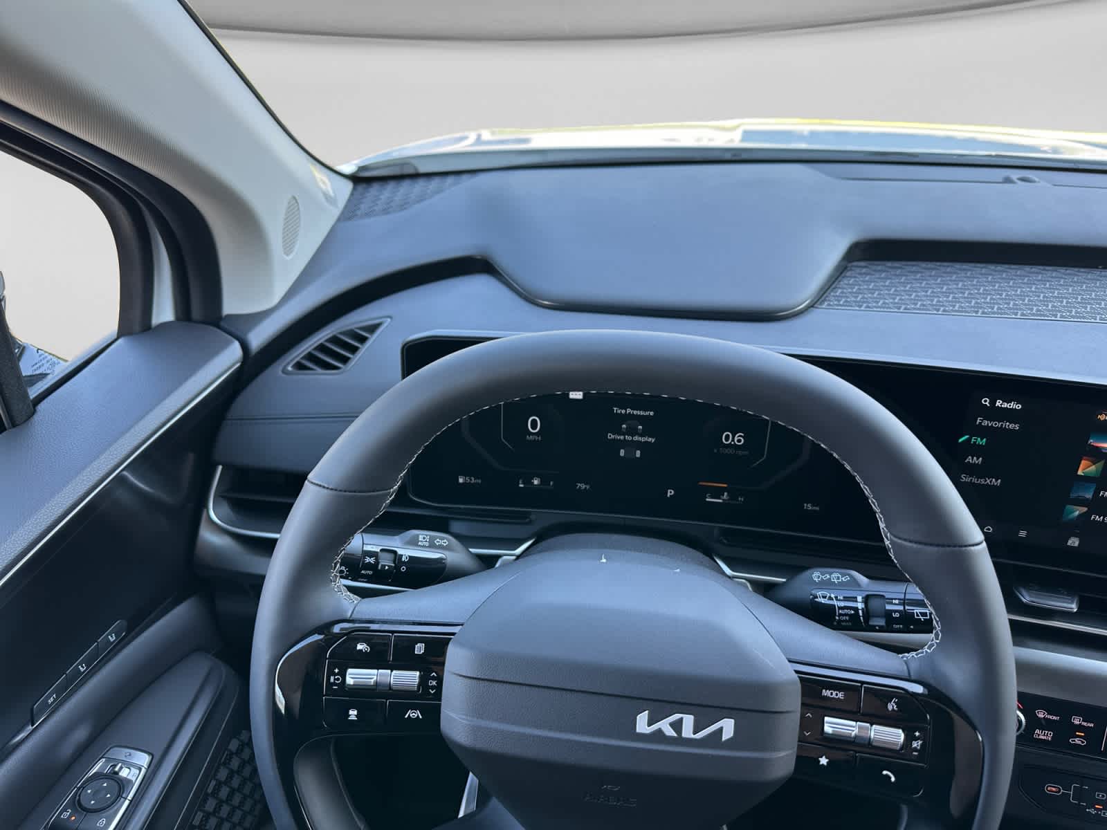 2027 Kia Carnival SX