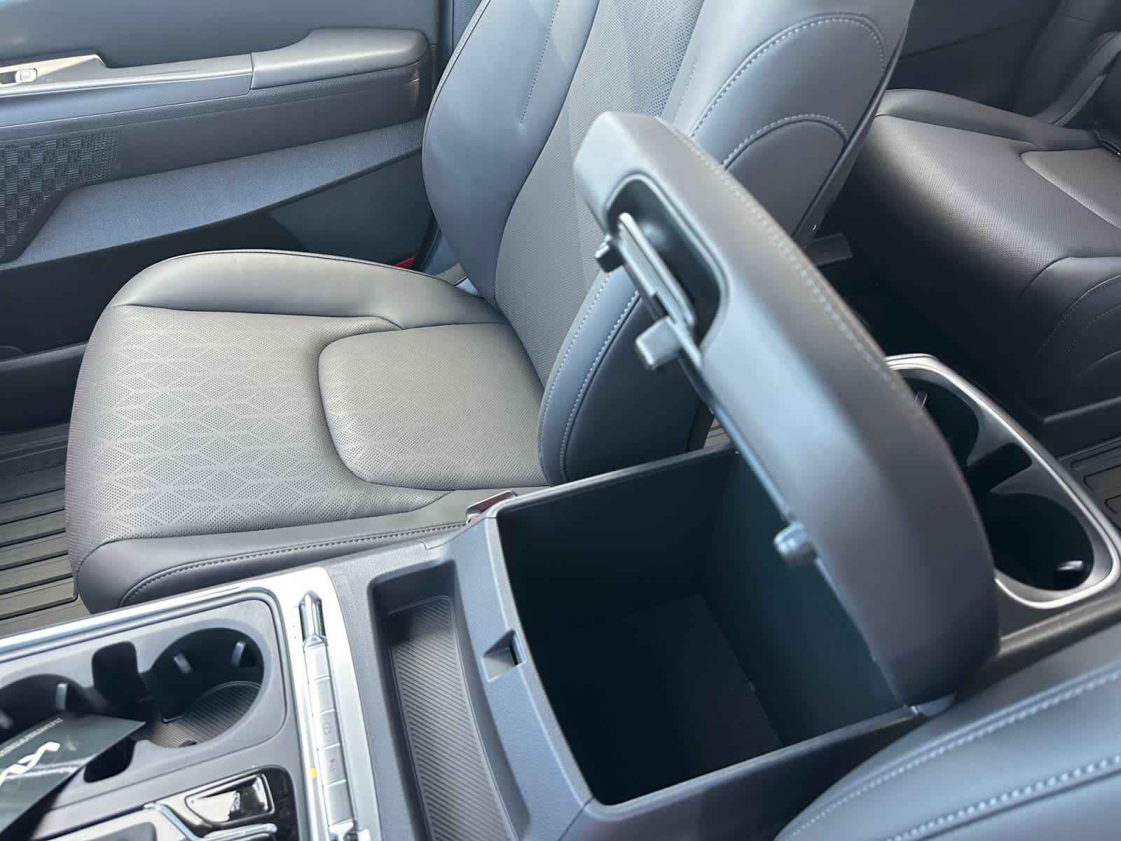 2027 Kia Carnival SX