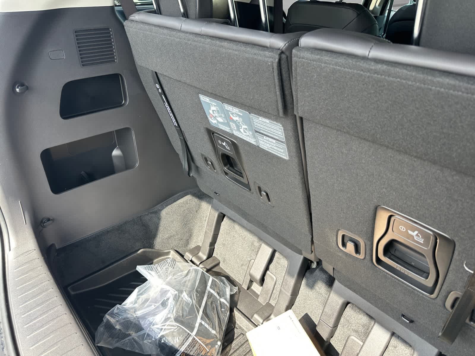 2027 Kia Carnival SX