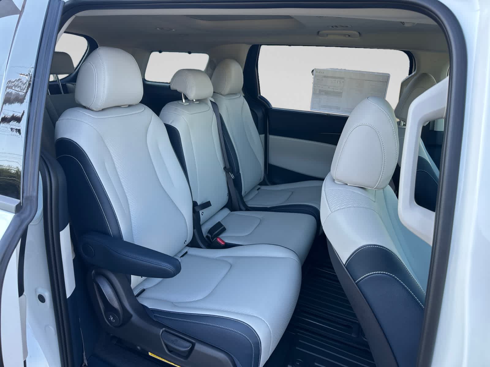 2027 Kia Carnival SX Prestige