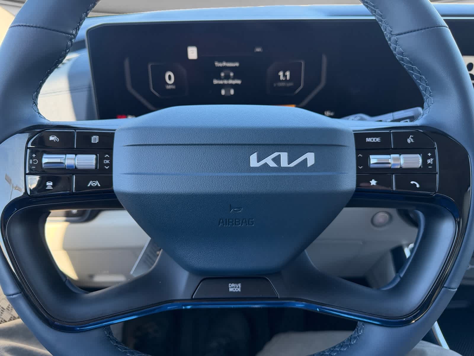 2027 Kia Carnival SX
