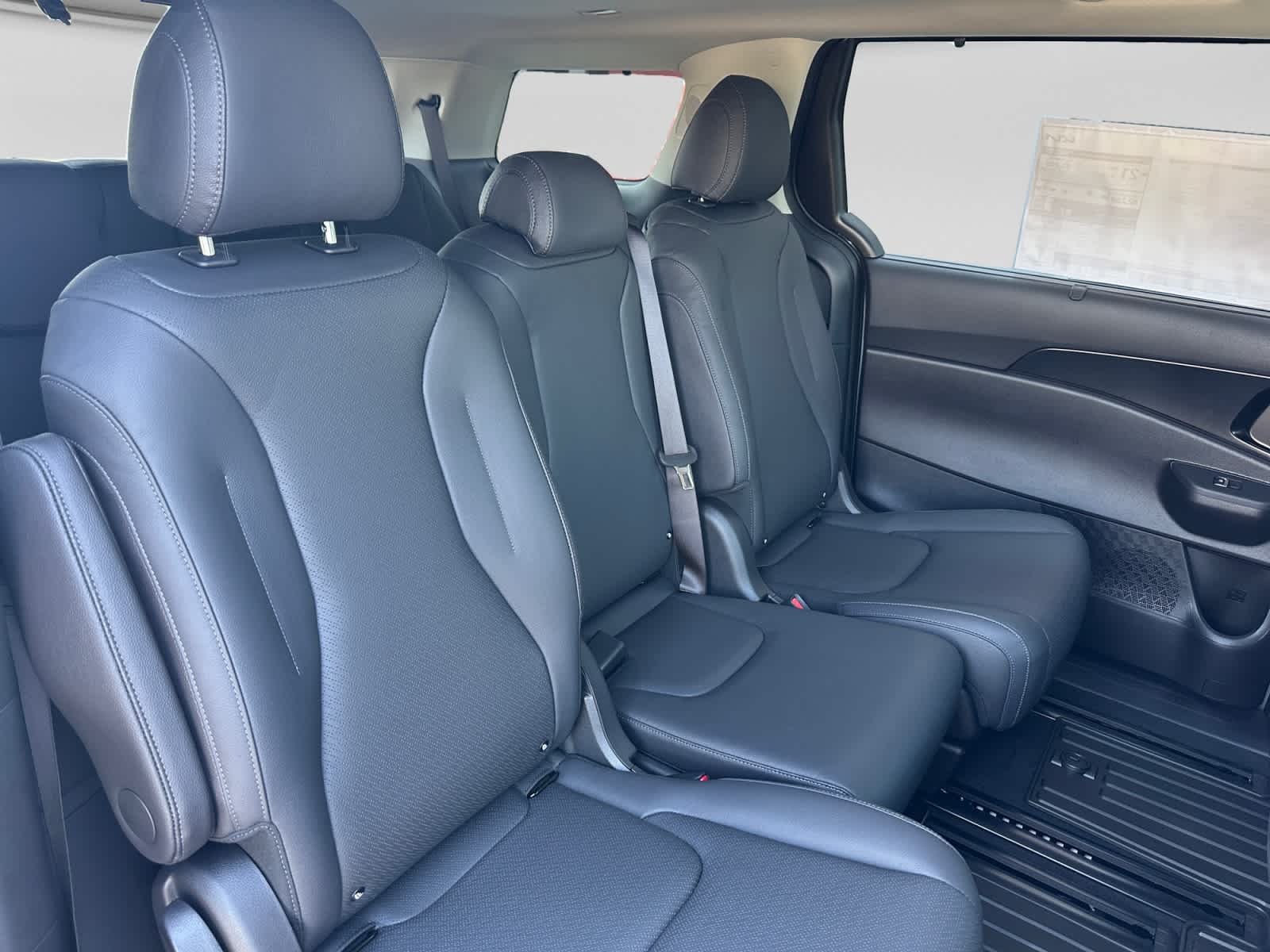 2027 Kia Carnival SX Prestige