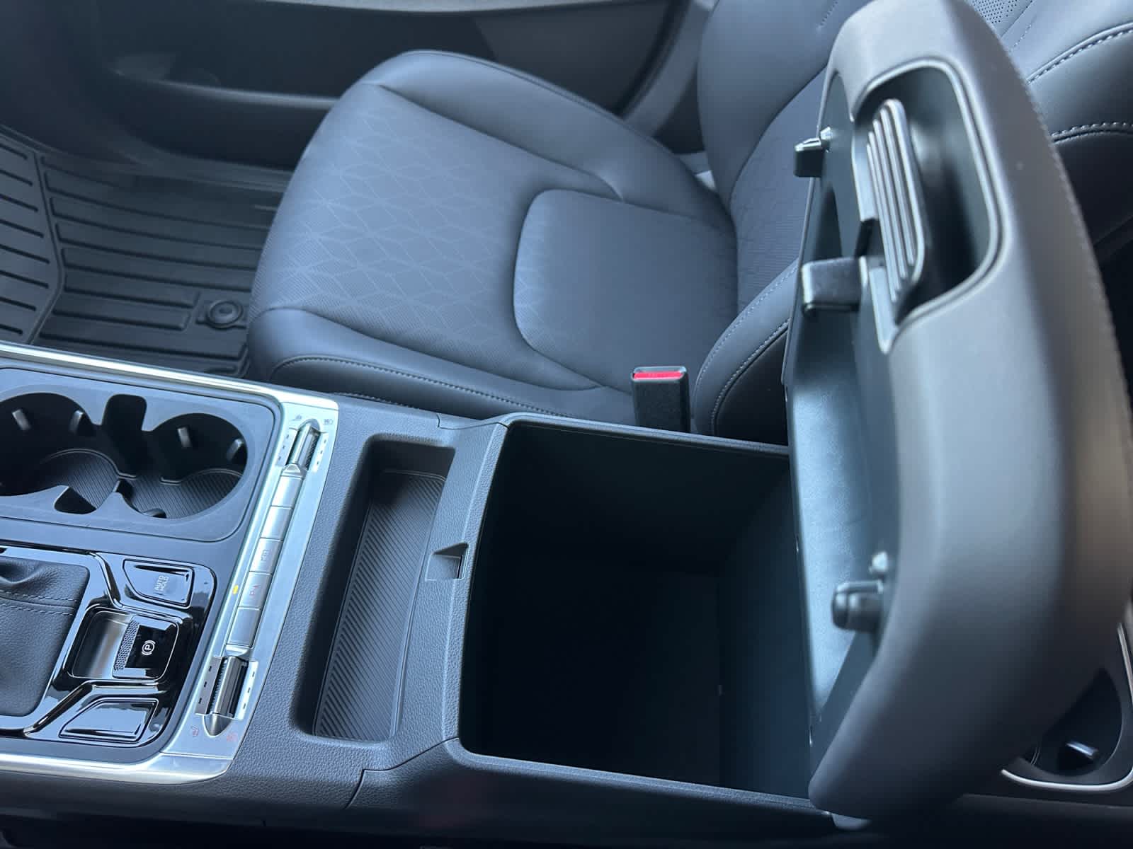 2027 Kia Carnival SX
