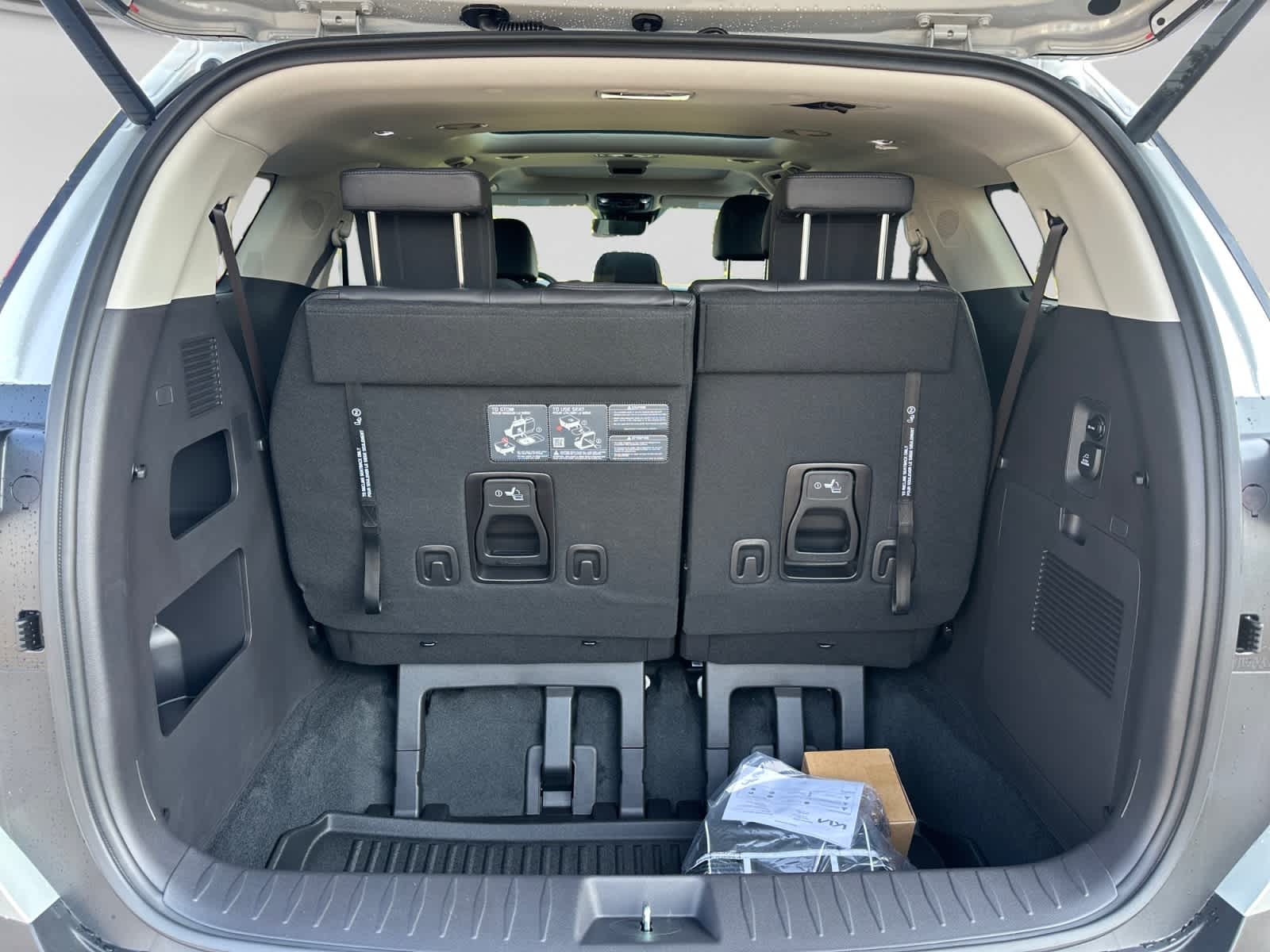2027 Kia Carnival Hybrid SX Prestige