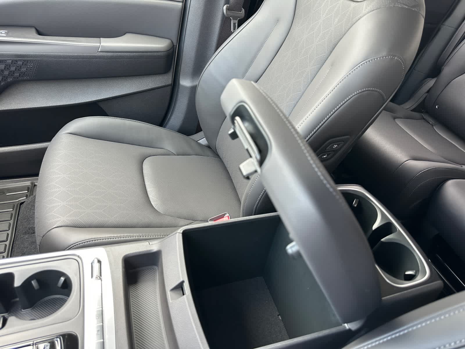 2027 Kia Carnival Hybrid SX