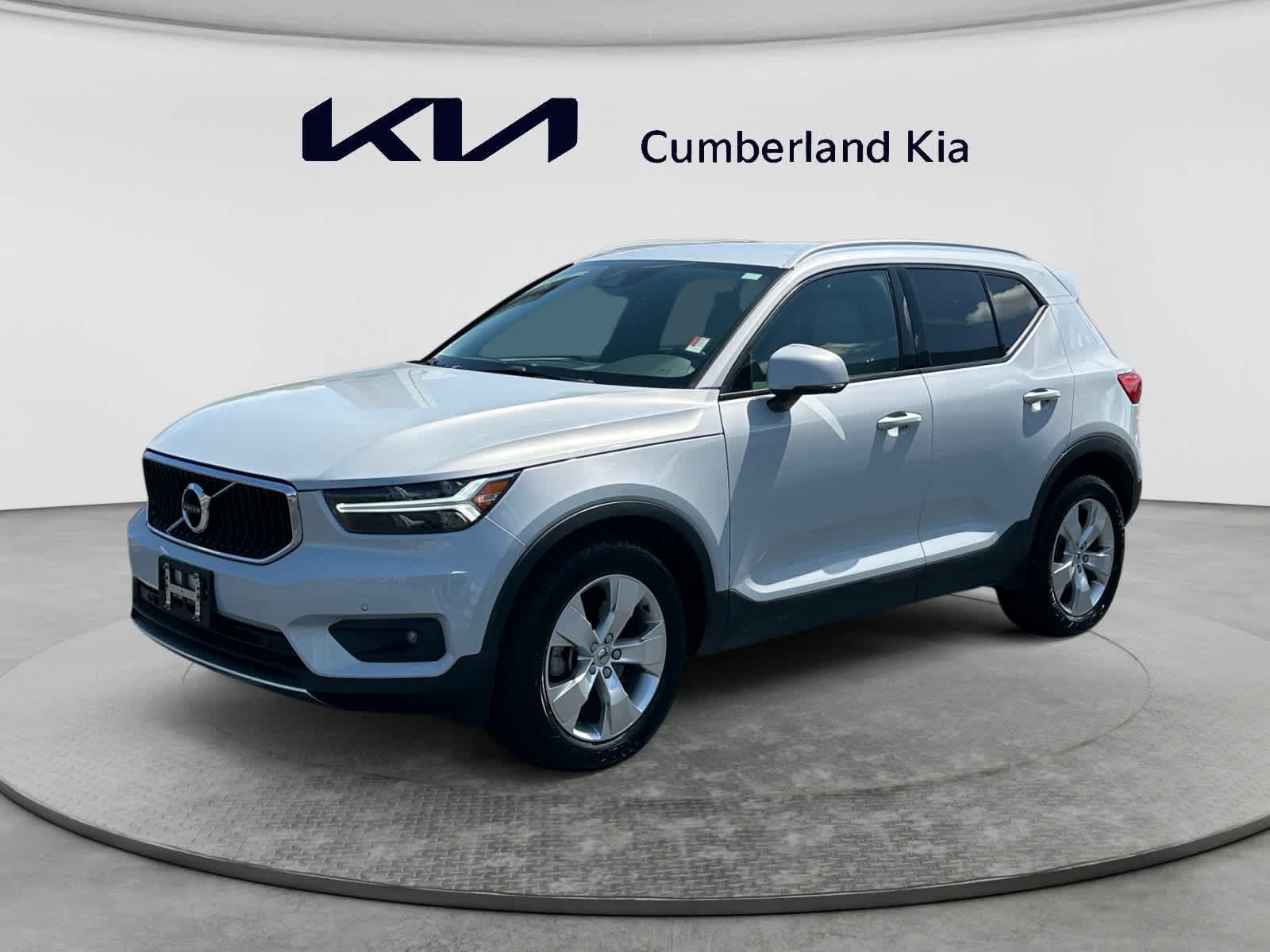2021 Volvo XC40 Momentum