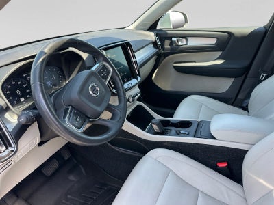 2021 Volvo XC40 Momentum