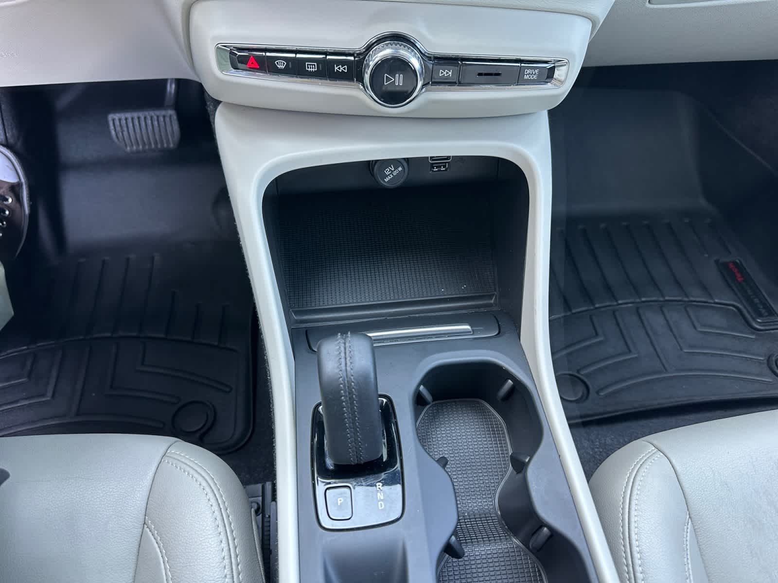 2021 Volvo XC40 Momentum