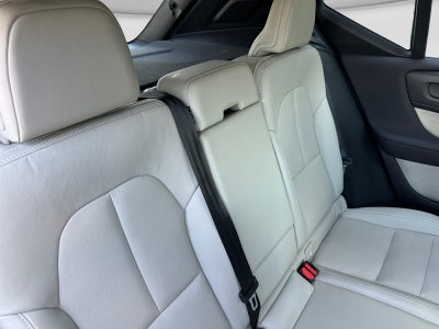 2021 Volvo XC40 Momentum