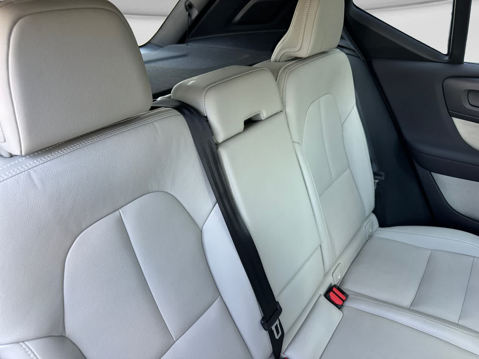 2021 Volvo XC40 Momentum