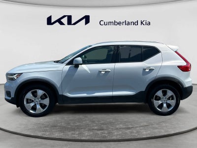 2021 Volvo XC40 Momentum