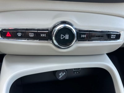 2021 Volvo XC40 Momentum