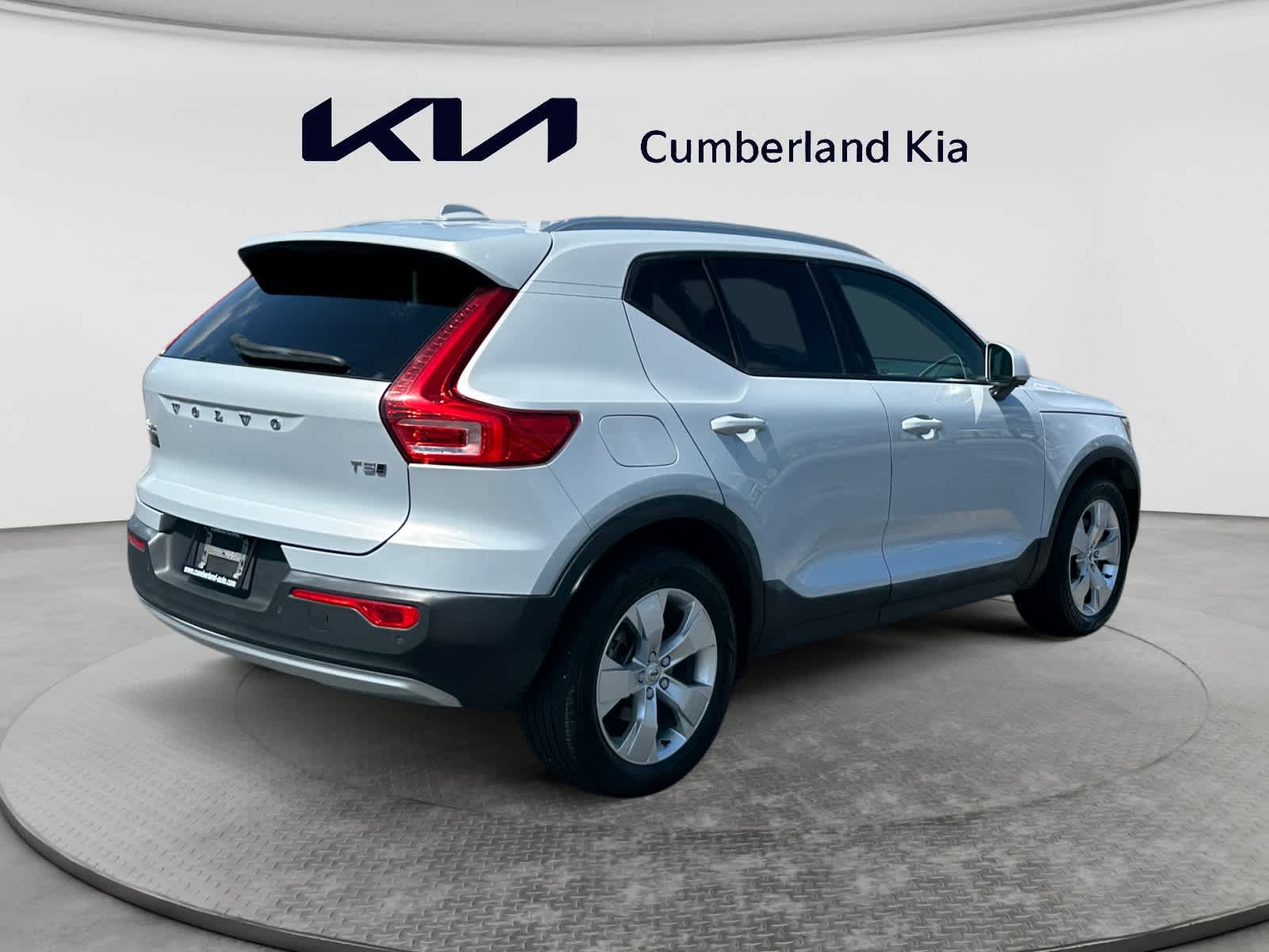 2021 Volvo XC40 Momentum
