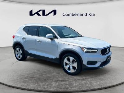 2021 Volvo XC40 Momentum