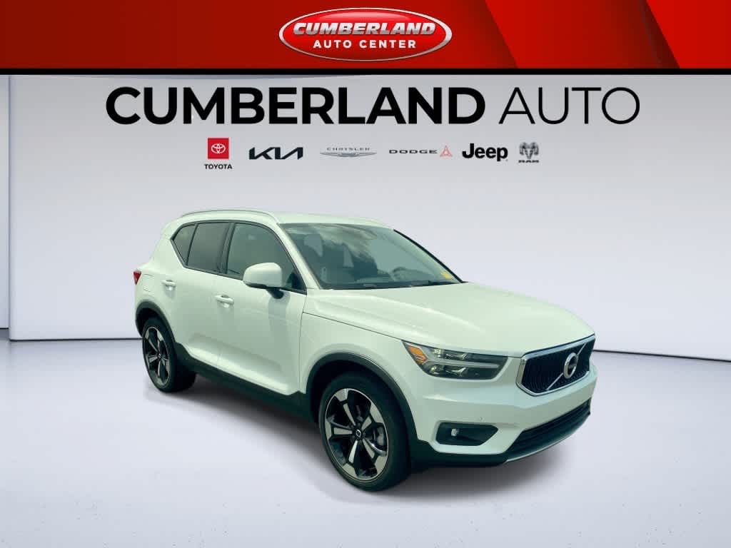 2021 Volvo XC40 Momentum