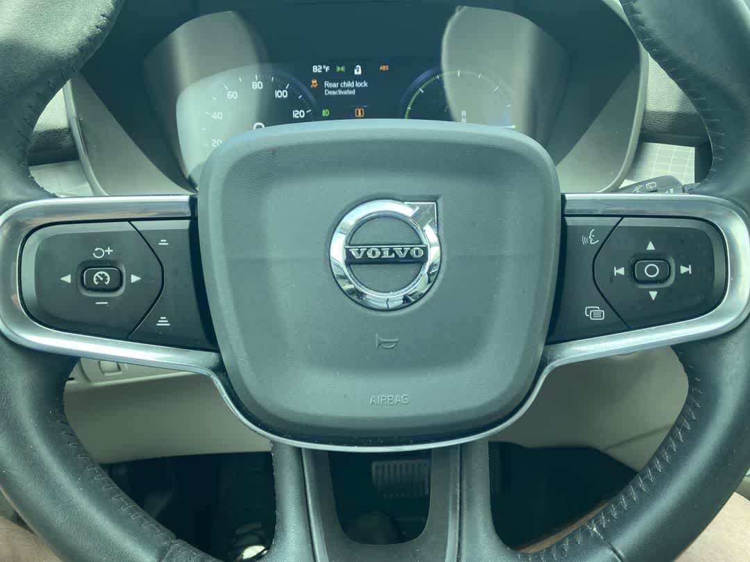 2021 Volvo XC40 Momentum