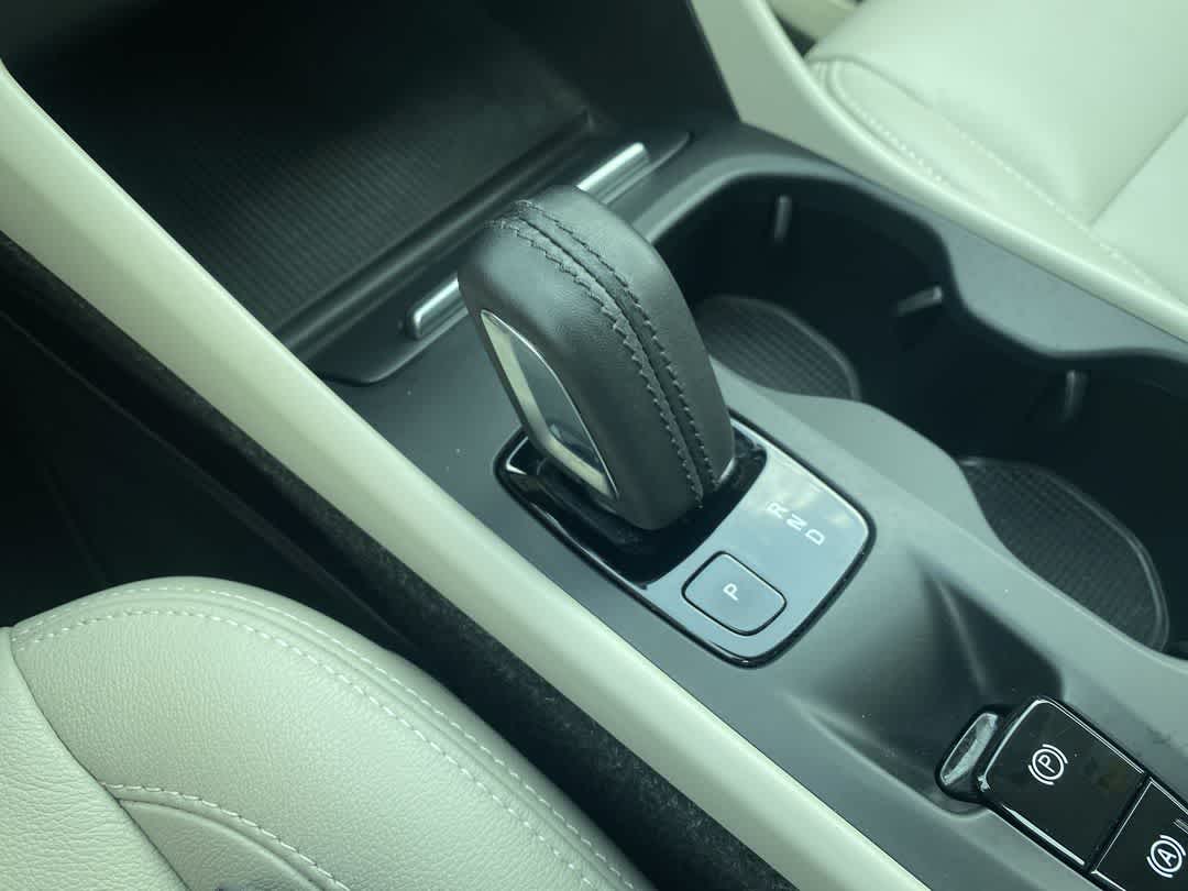 2021 Volvo XC40 Momentum