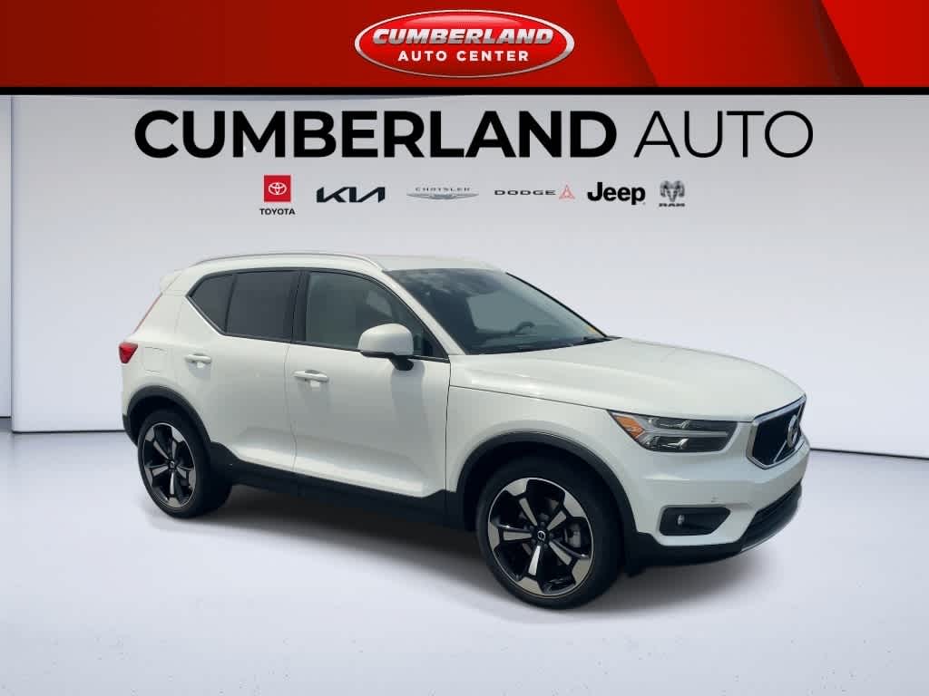 2021 Volvo XC40 Momentum