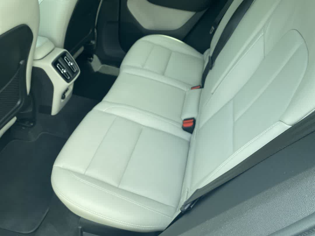 2021 Volvo XC40 Momentum
