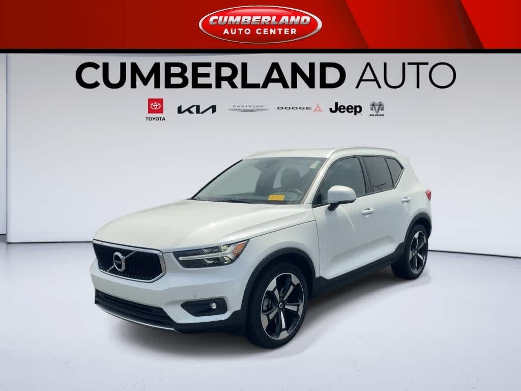 2021 Volvo XC40 Momentum