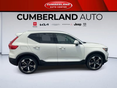 2021 Volvo XC40 Momentum