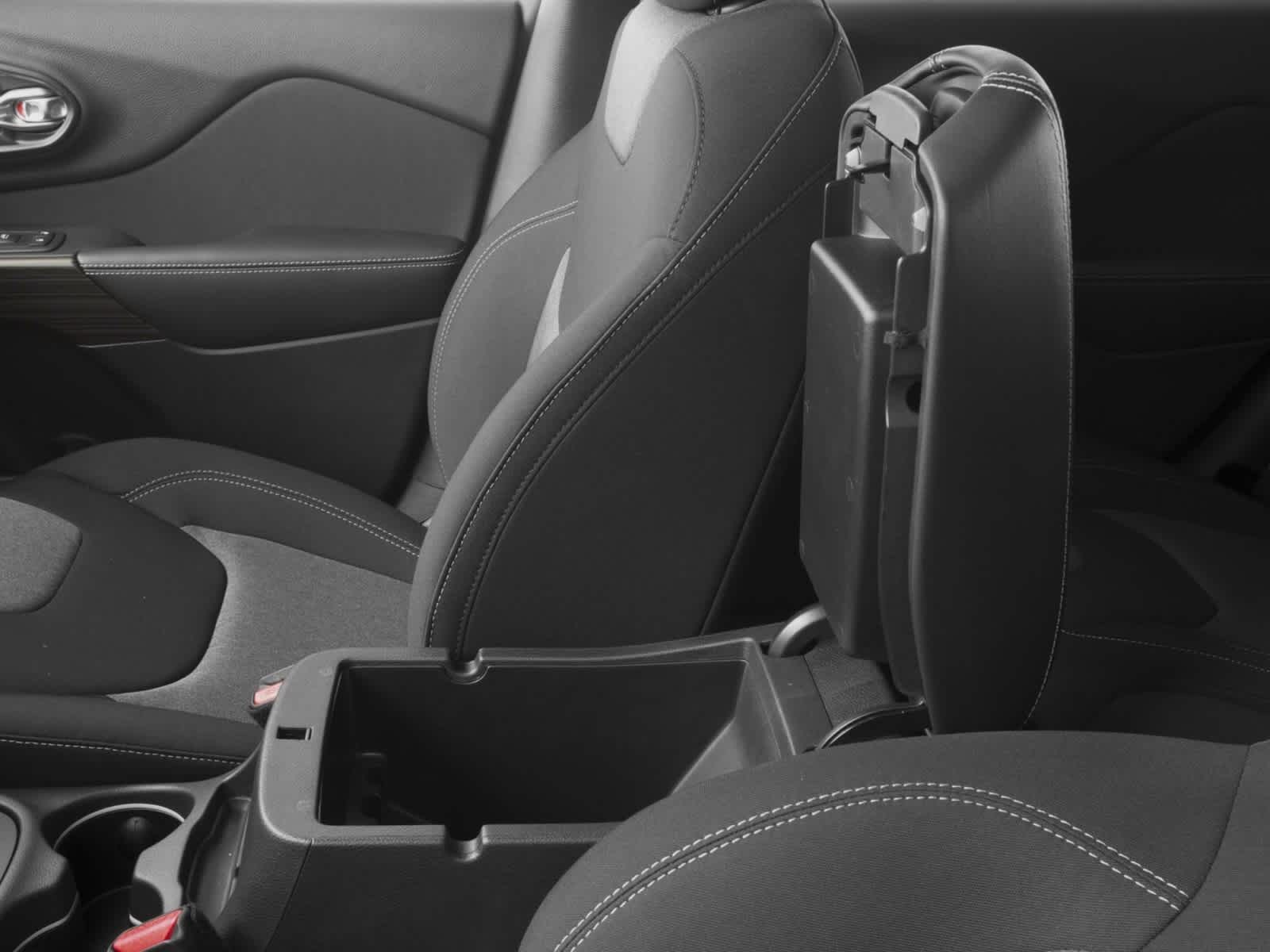 2017 Jeep Cherokee Sport