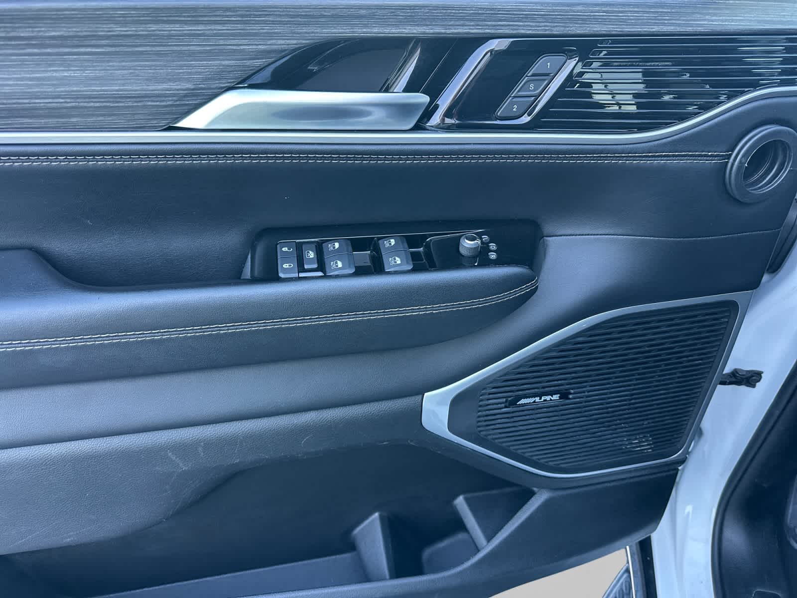 2024 Jeep Wagoneer L Series II