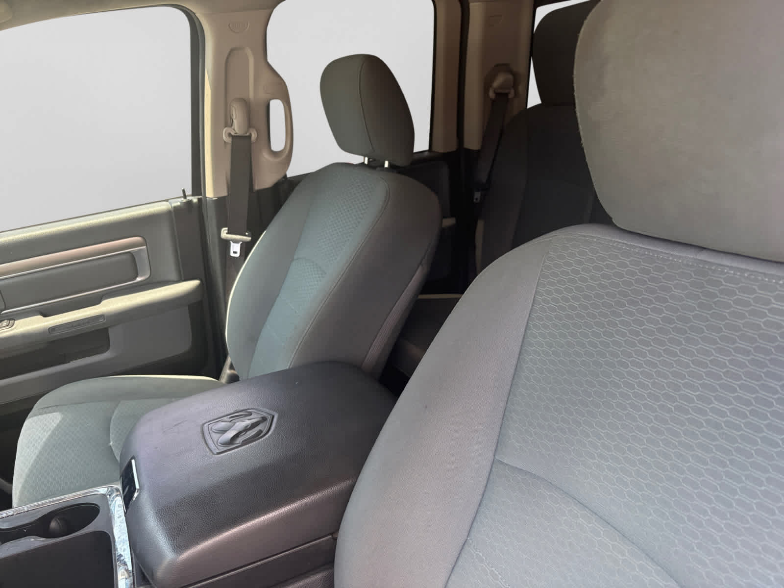 2016 RAM 1500 SLT