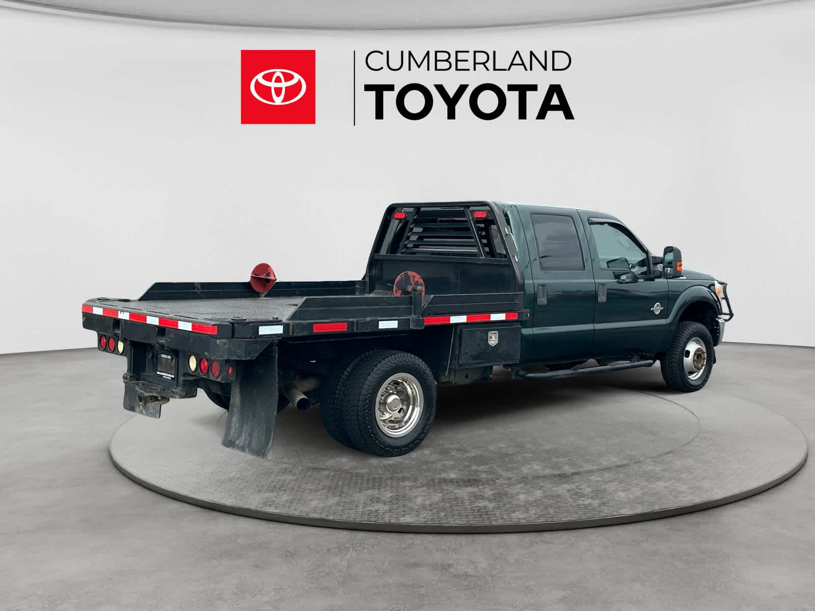 2011 Ford Super Duty F-350 DRW Chassis Cab XLT