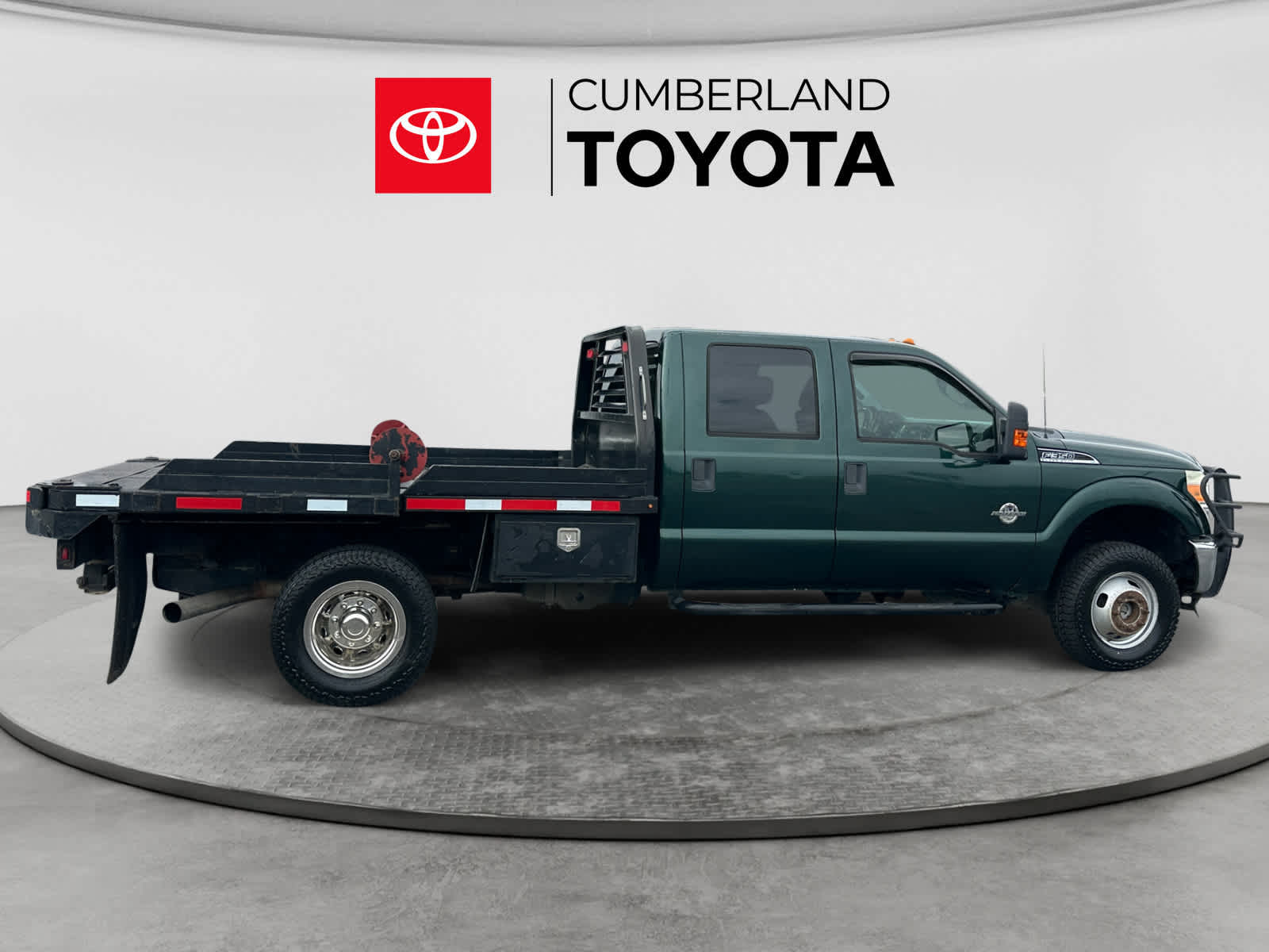 2011 Ford Super Duty F-350 DRW Chassis Cab XLT