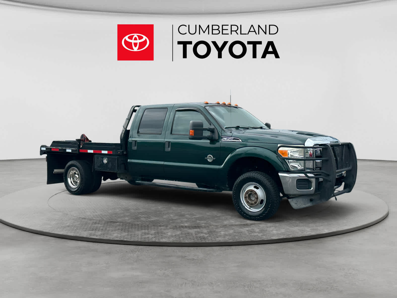 2011 Ford Super Duty F-350 DRW Chassis Cab XLT