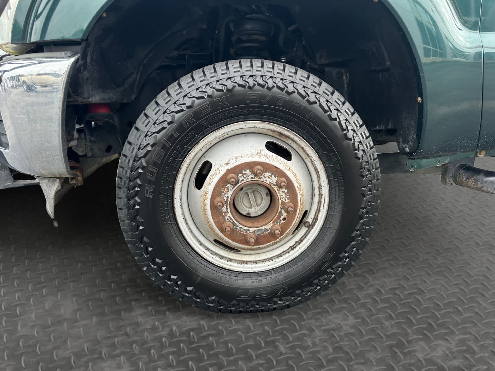2011 Ford Super Duty F-350 DRW Chassis Cab XLT
