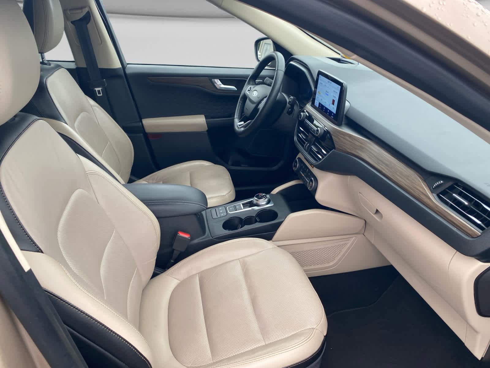 2020 Ford Escape Titanium Hybrid