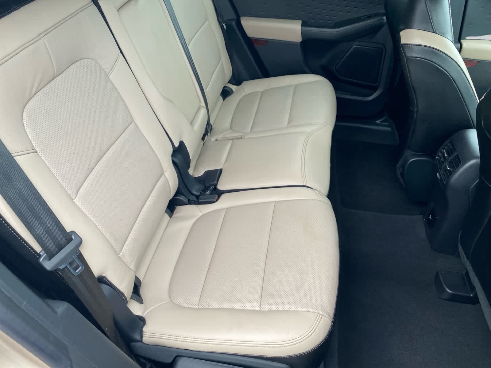 2020 Ford Escape Titanium Hybrid