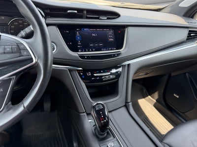 2023 Cadillac XT5 FWD Premium Luxury