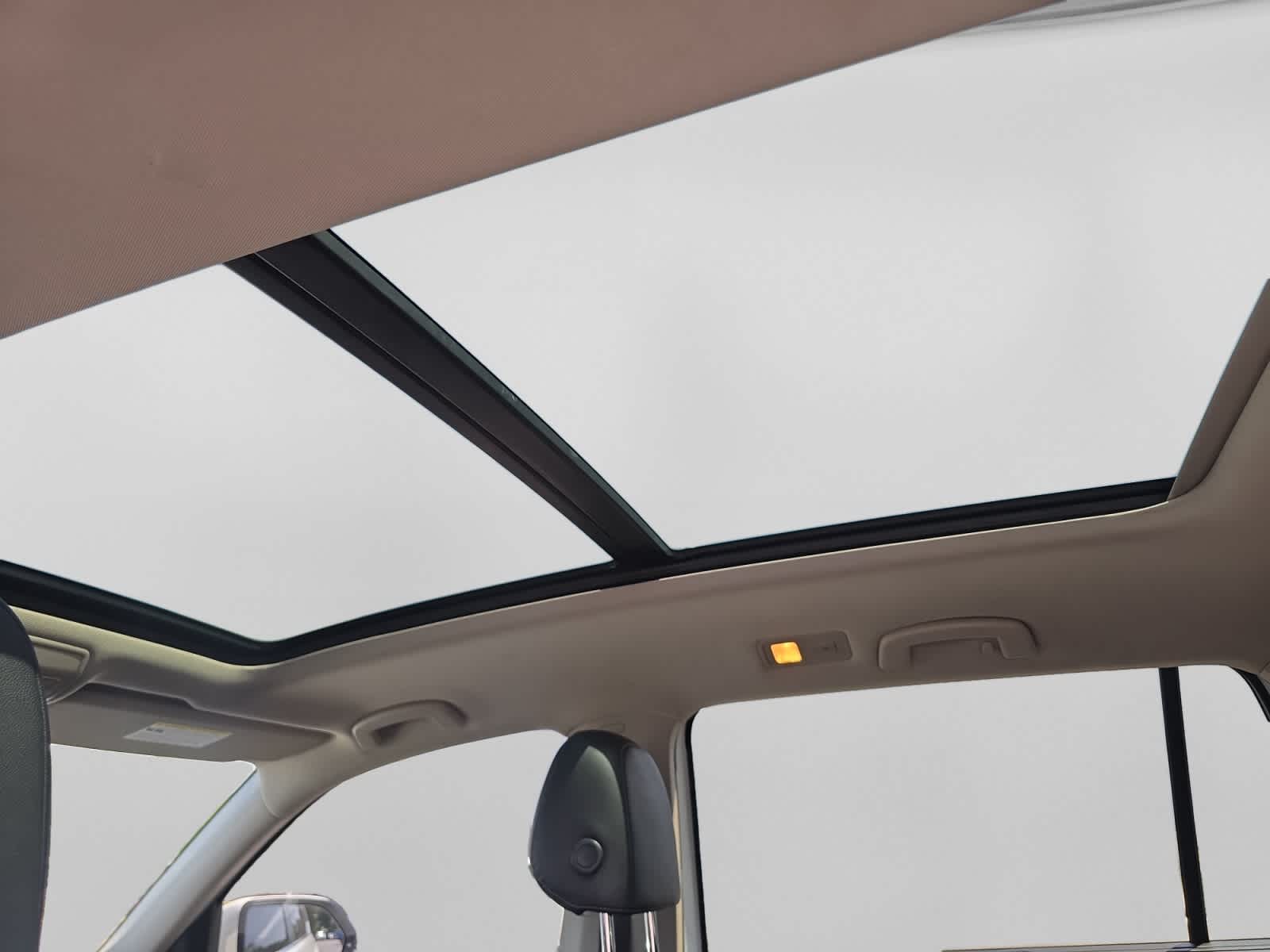 2019 Volkswagen Atlas 3.6L V6 SE w/Technology R-Line