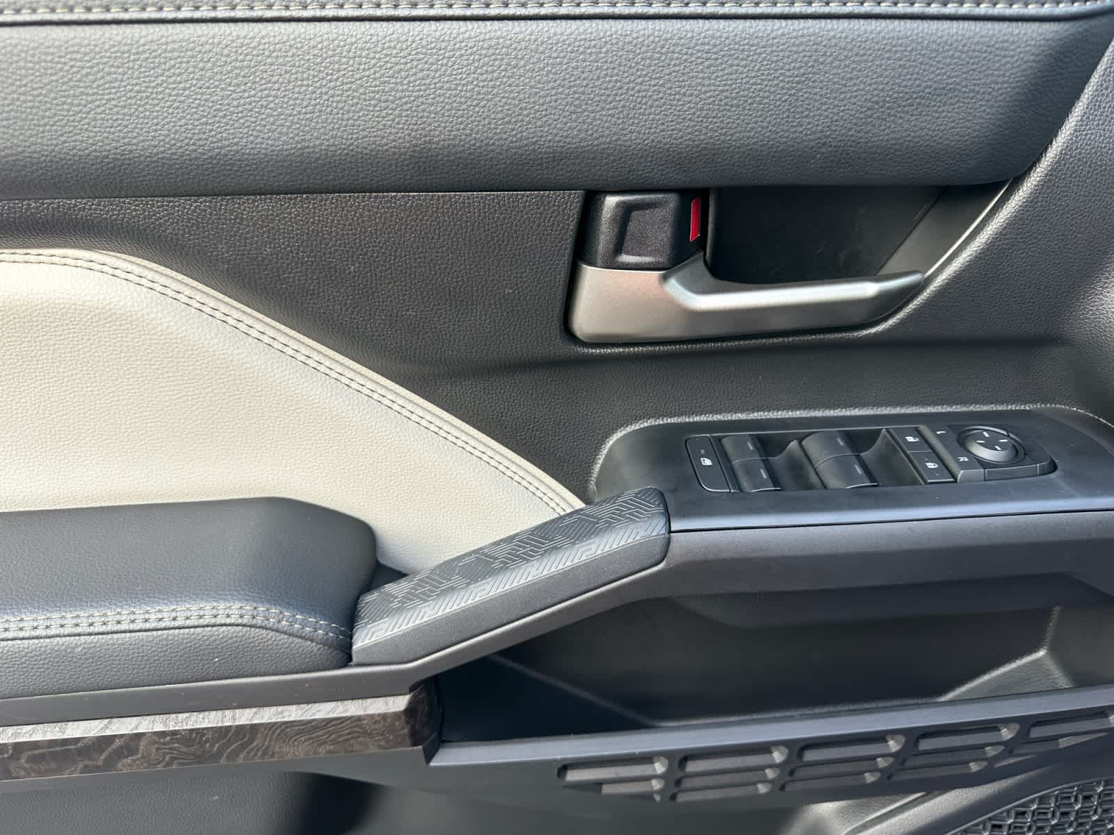 2025 Toyota Tacoma Limited Hybrid