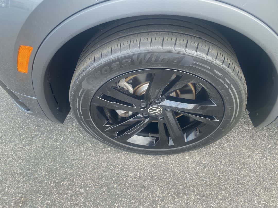 2023 Volkswagen Tiguan SE R-Line Black