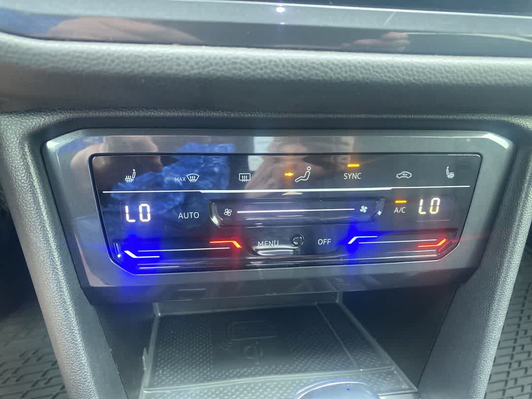 2023 Volkswagen Tiguan SE R-Line Black