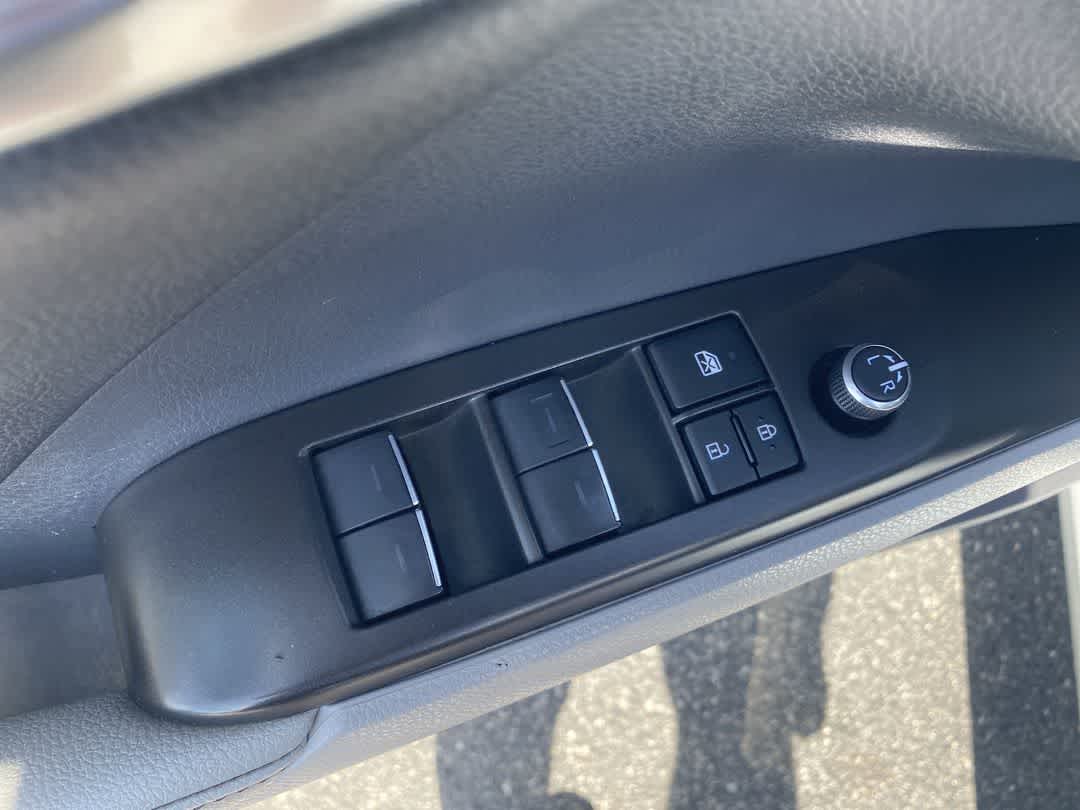 2023 Toyota Camry Hybrid XLE