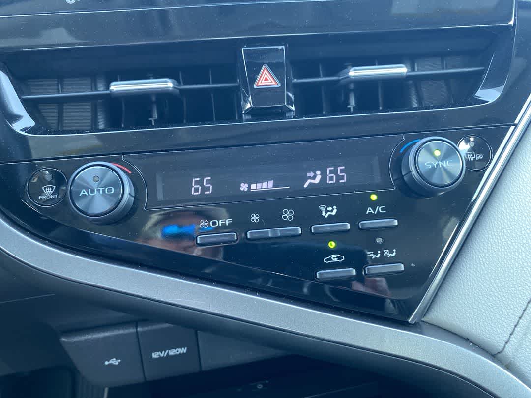 2023 Toyota Camry Hybrid XLE