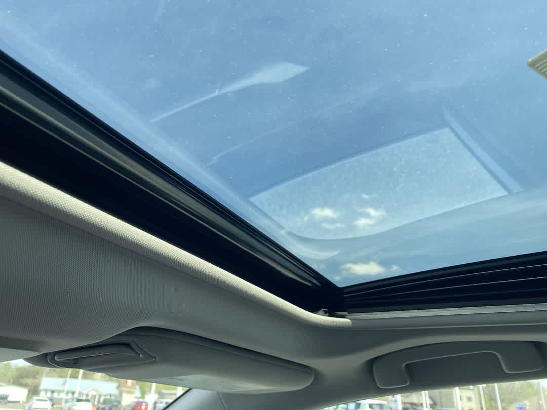 2023 Toyota Camry Hybrid XLE