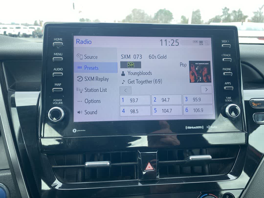 2021 Toyota Camry Hybrid SE