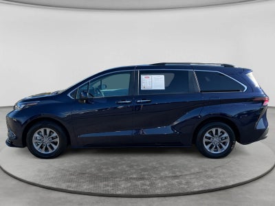 2025 Toyota Sienna XLE