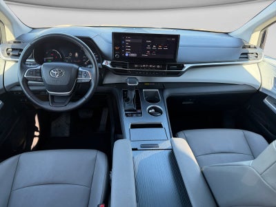 2025 Toyota Sienna XLE
