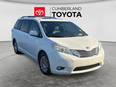 2017 Toyota Sienna XLE