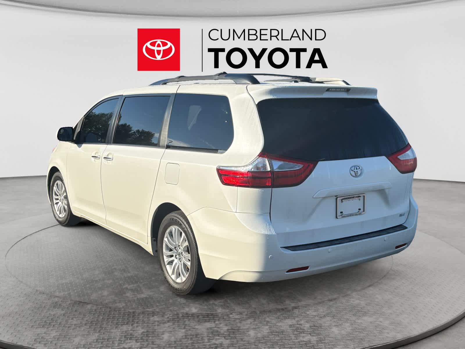 2017 Toyota Sienna XLE