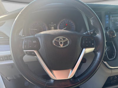 2017 Toyota Sienna XLE