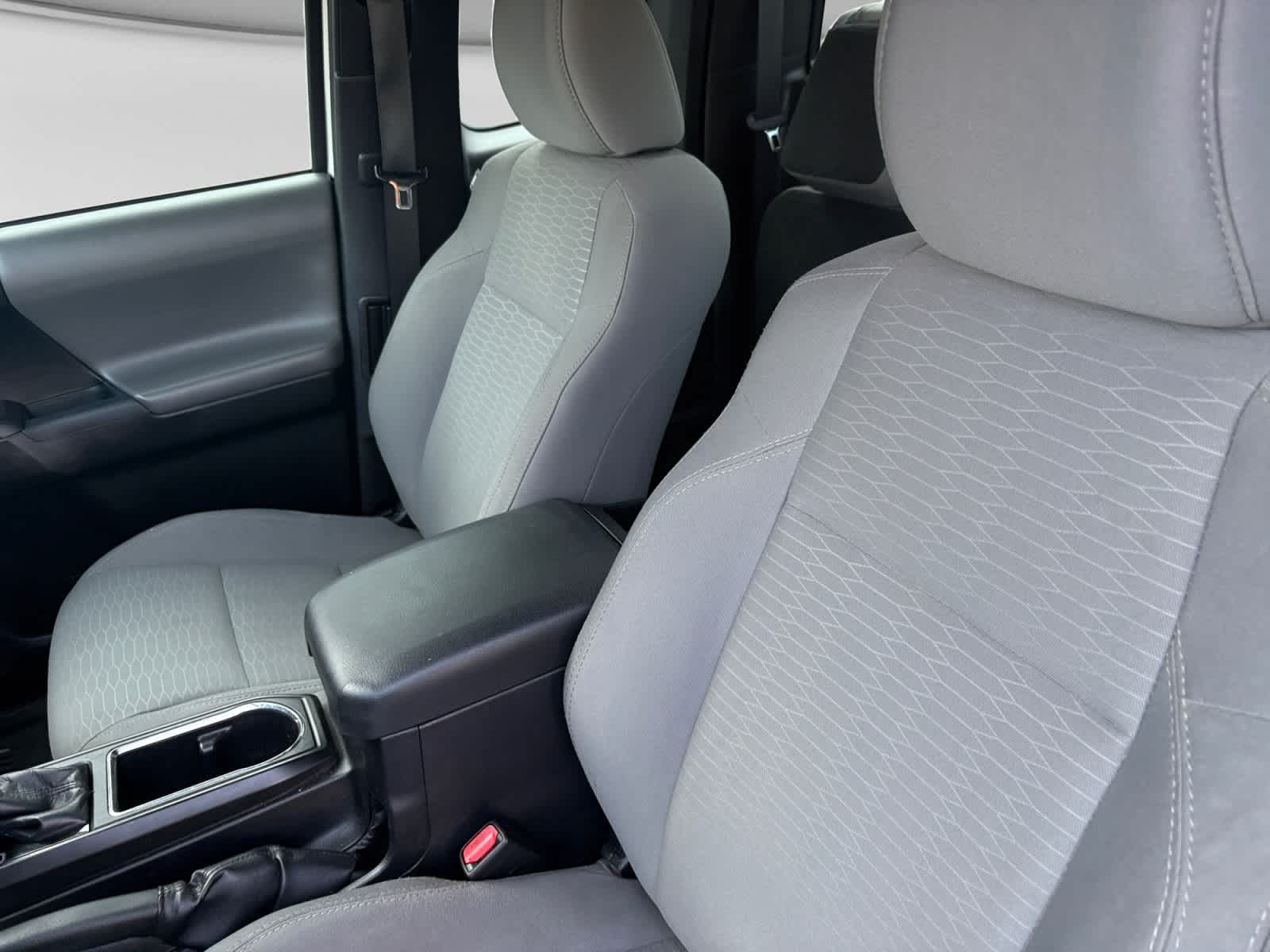 2016 Toyota Tacoma SR